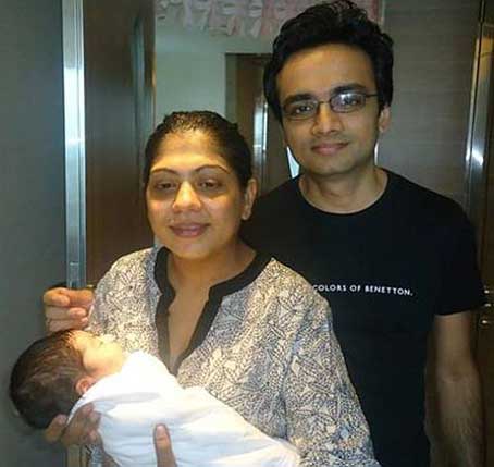 Proud parents Priya and Suyash Choudhary with their baby, the 100th baby delivered at Hinduja Healthcare Surgical! 